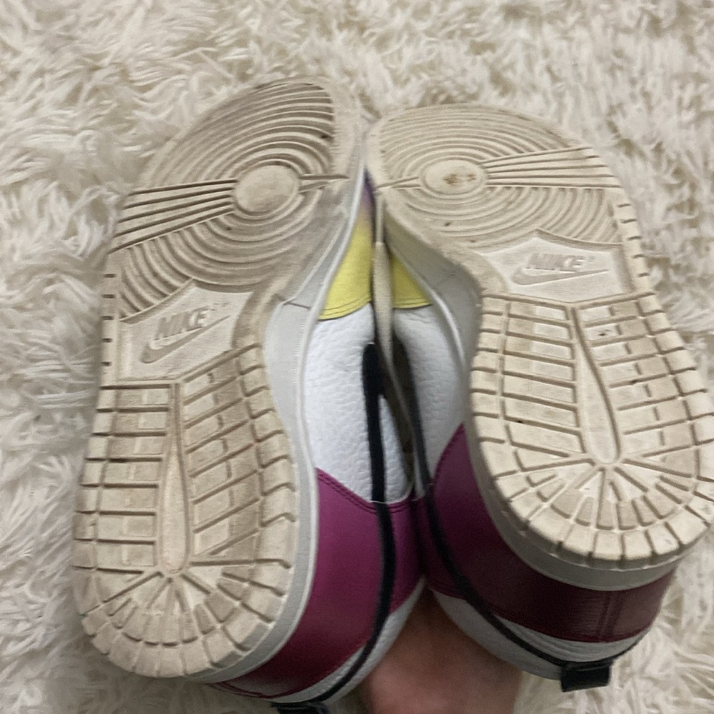 Nikes - Picture 3 of 3